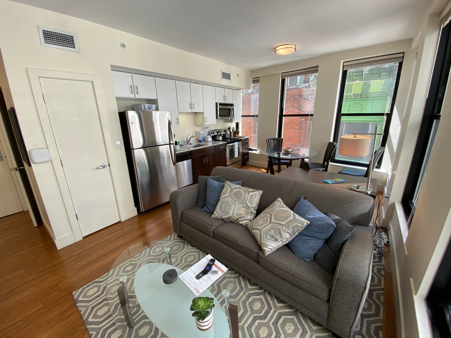 $3,400 / 1br - 527ft2 - ➽Beautiful Midtown 1 Bedroom Available September! Pet-Friendly! (Midtown)