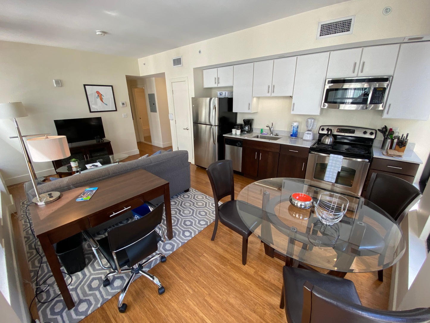 $3,400 / 1br - 527ft2 - ➽Beautiful Midtown 1 Bedroom Available September! Pet-Friendly! (Midtown)