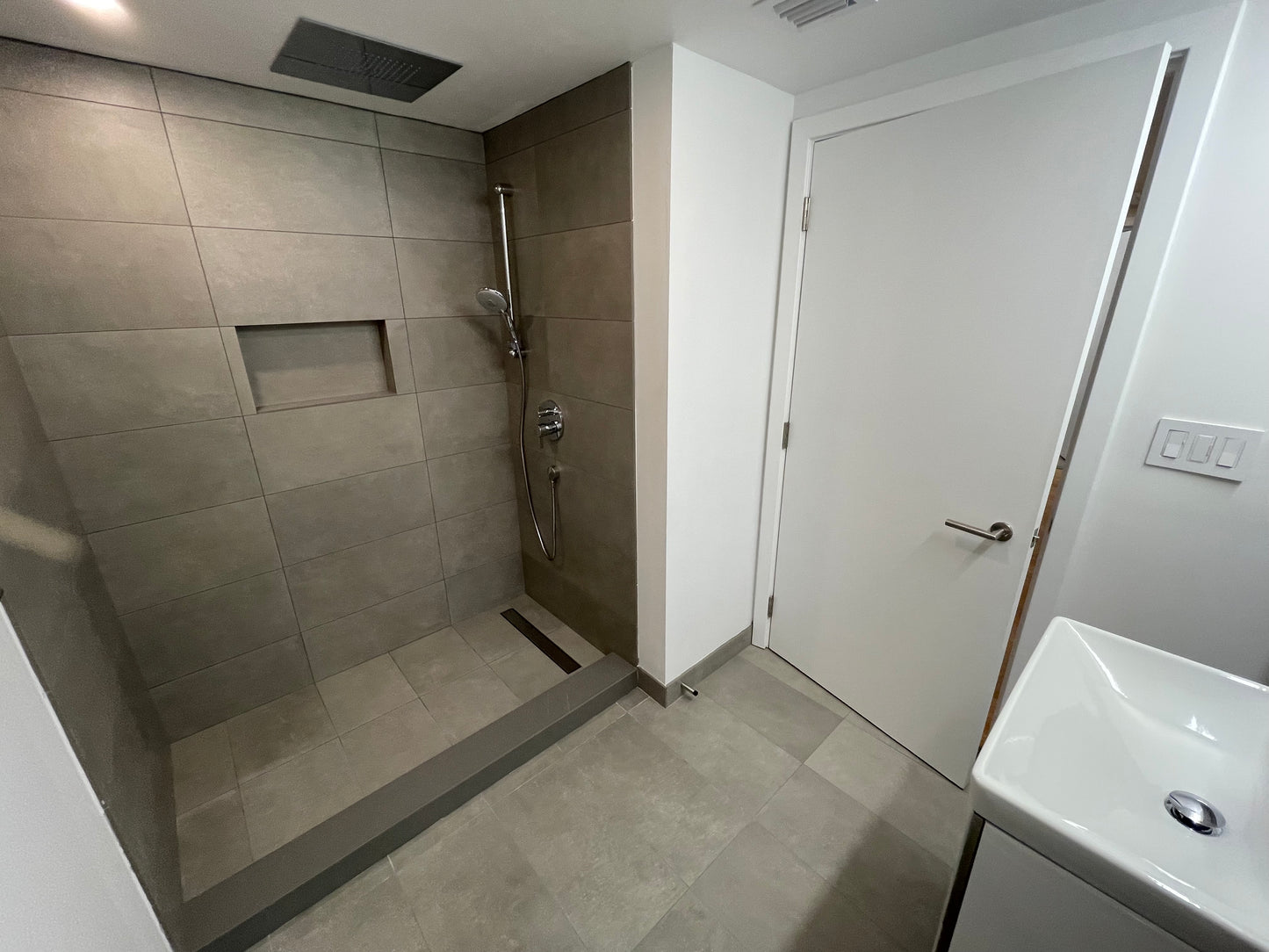 $6,900 / 4br - 1780ft2 - ➽Incredible North End 4 Bedroom 3 Bathroom Penthouse Available June! (North End)