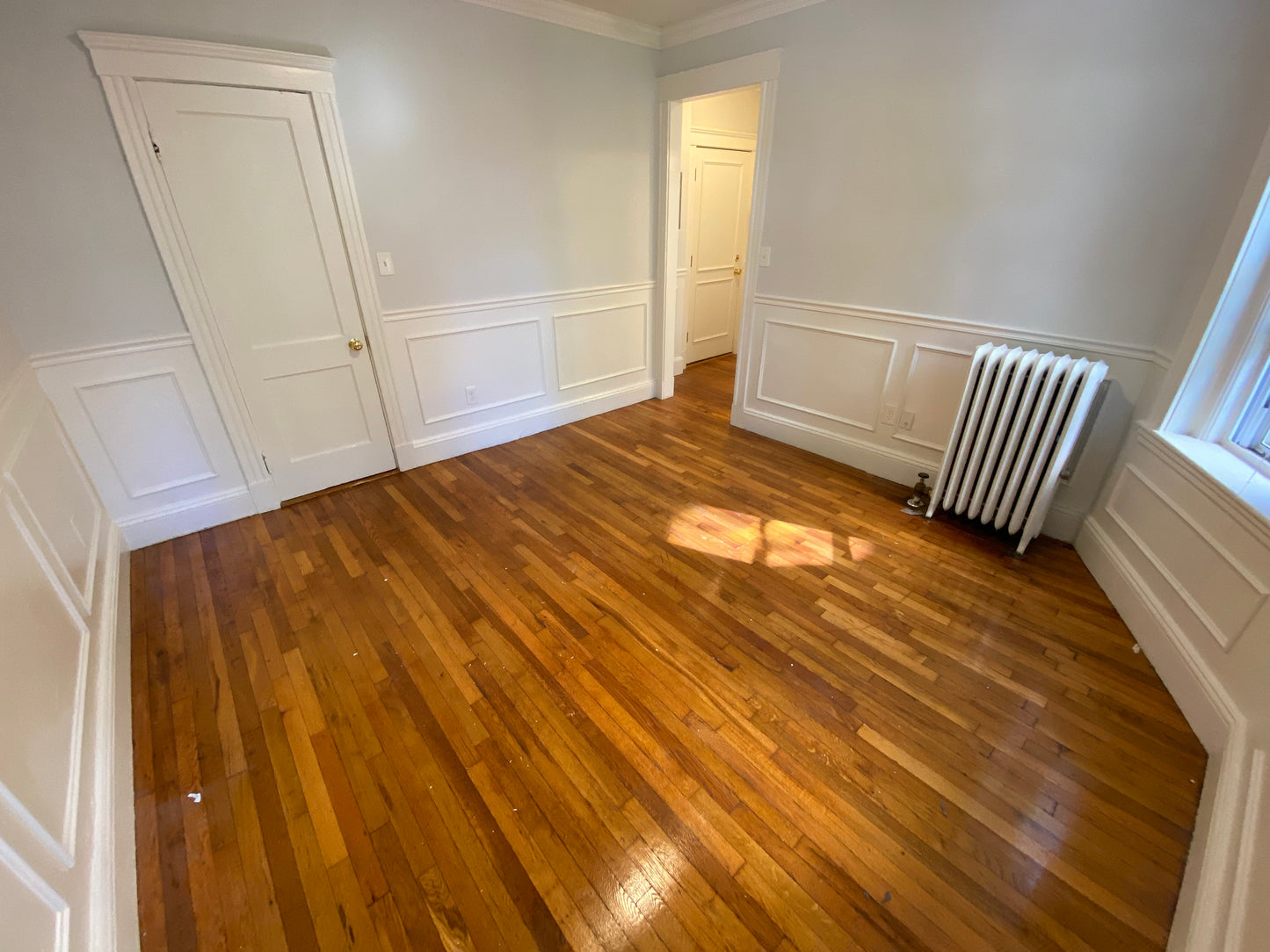 $2,020 / 323ft2 - ➽Bright Mission Hill Studio Available Now! No Fee! (Mission Hill)