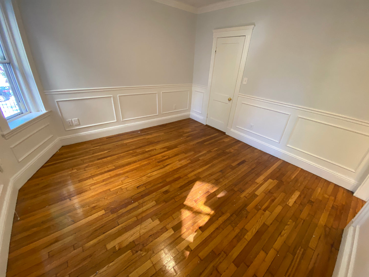 $2,020 / 323ft2 - ➽Bright Mission Hill Studio Available Now! No Fee! (Mission Hill)