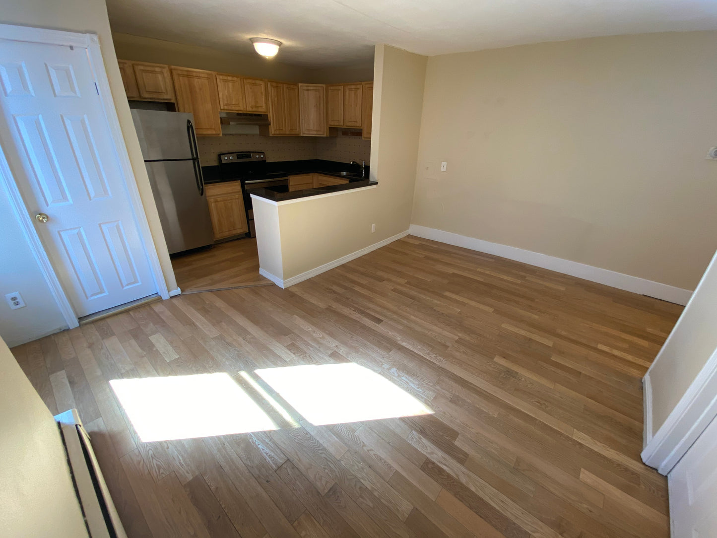 $3,200 / 2br - 571ft2 - ➼Beautiful Beacon Hill 2 Bedroom w/No Fee! Pet-Friendly! (Beacon Hill)