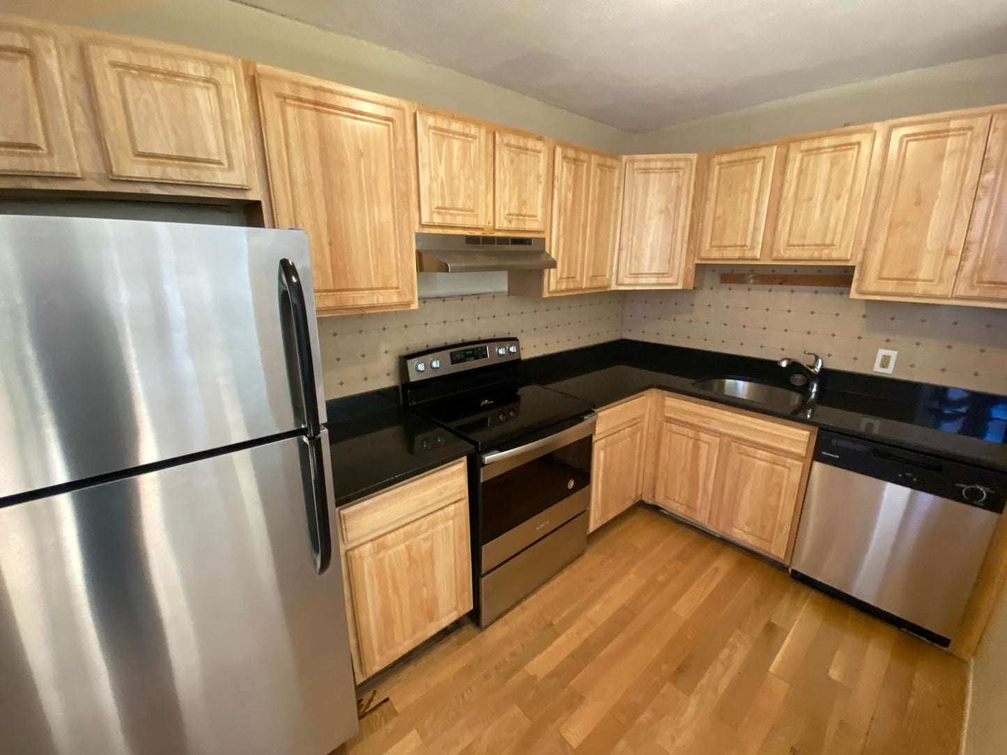 $3,200 / 2br - 571ft2 - ➼Beautiful Beacon Hill 2 Bedroom w/No Fee! Pet-Friendly! (Beacon Hill)