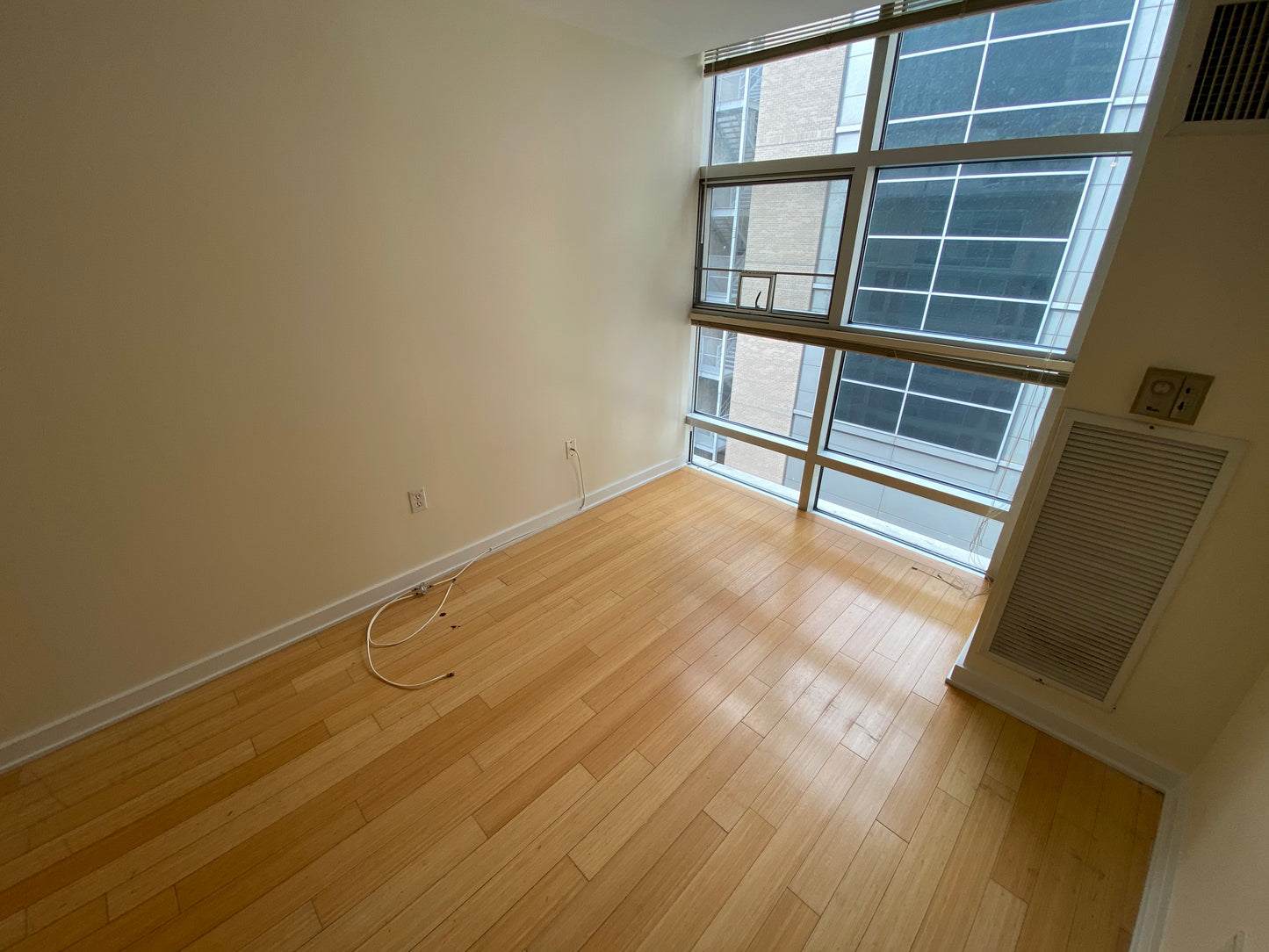 APPLICATION PENDING $3,200 / 1br - 440ft2 - ➽Vibrant Downtown 1 Bedroom Penthouse Available July! Pet-Friendly! (Theatre District)