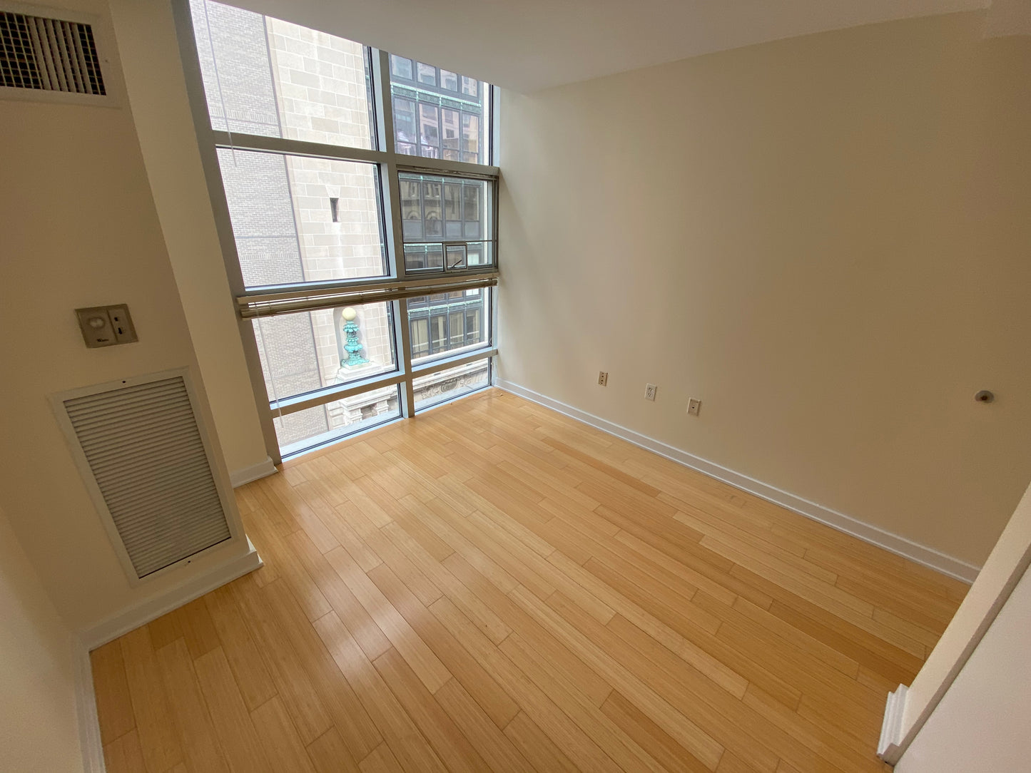 APPLICATION PENDING $3,200 / 1br - 440ft2 - ➽Vibrant Downtown 1 Bedroom Penthouse Available July! Pet-Friendly! (Theatre District)