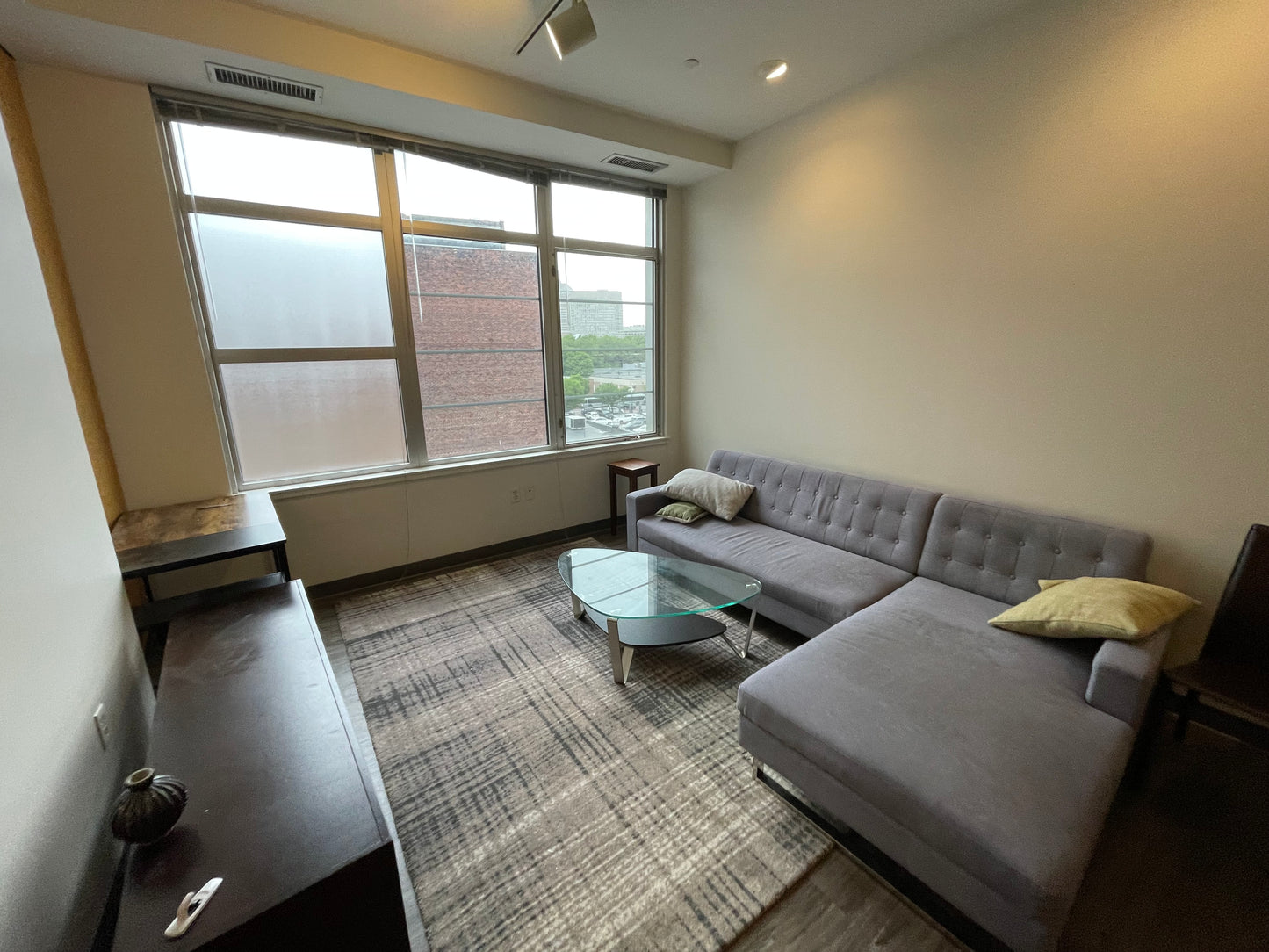 $4,375 / 2br - 900ft2 - ➽Chic South End 2 Bedroom Available July! Pet-Friendly! (South End)