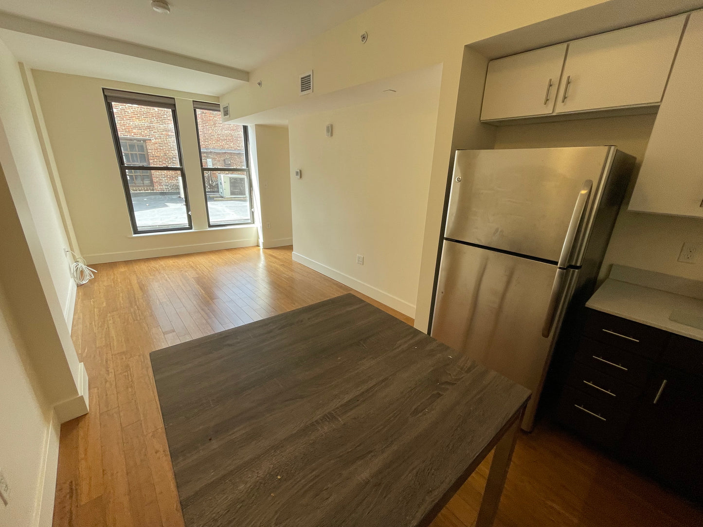 $2,725 / 364ft2 - ➽Comfy Midtown Studio Available June! Pet-Friendly! (Midtown)