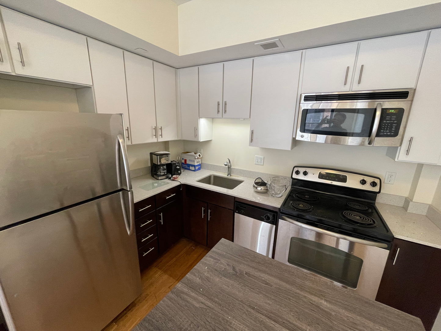 $2,725 / 364ft2 - ➽Comfy Midtown Studio Available June! Pet-Friendly! (Midtown)