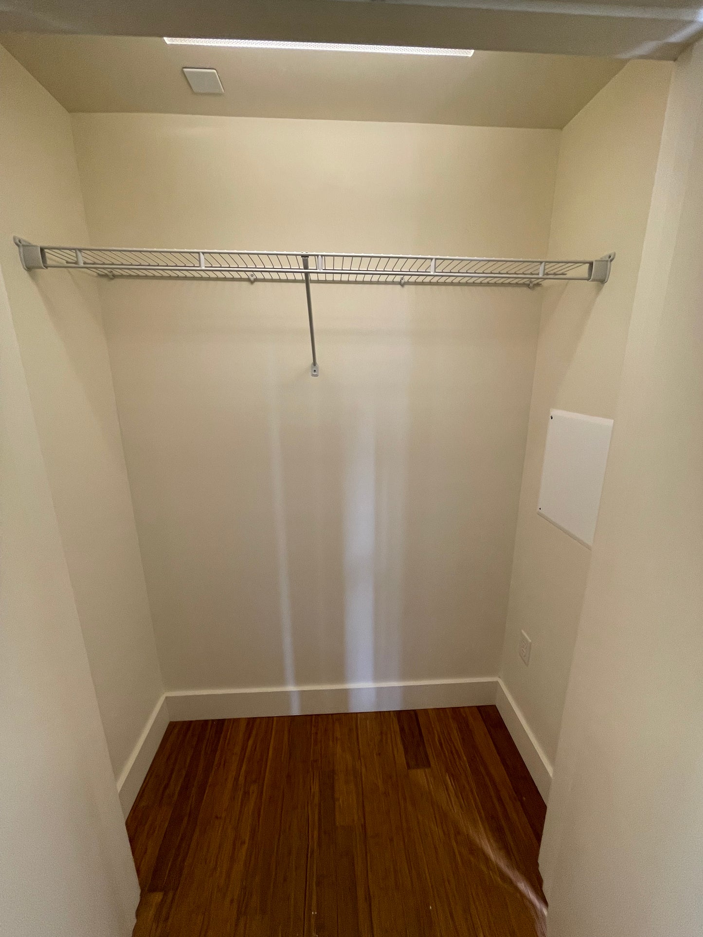 $2,725 / 364ft2 - ➽Comfy Midtown Studio Available June! Pet-Friendly! (Midtown)