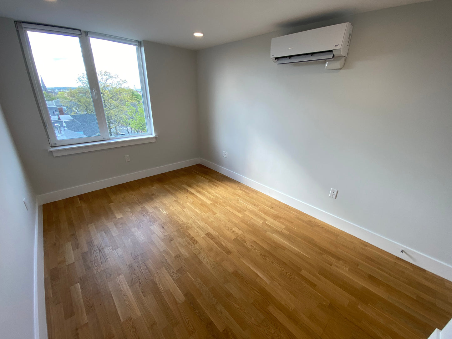 $3,200 / 1br - ➽Gorgeous Top Floor Cambridge 1 Bedroom Available July! (Mid Cambridge)