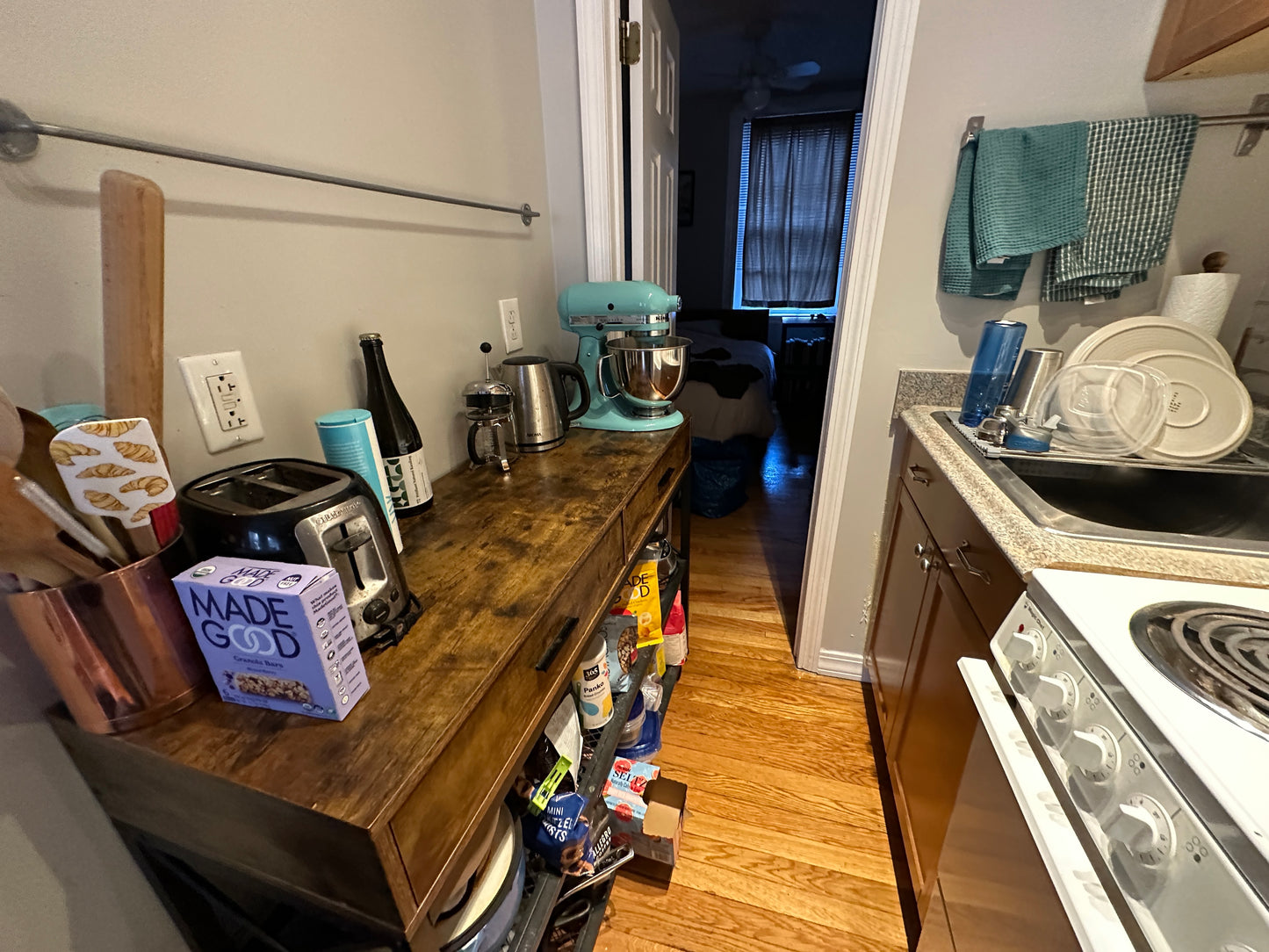$2,500 / 1br - ➽Beautiful Beacon Hill 1 Bedroom w/HT & HW Included! Available 9/1! (Beacon Hill)