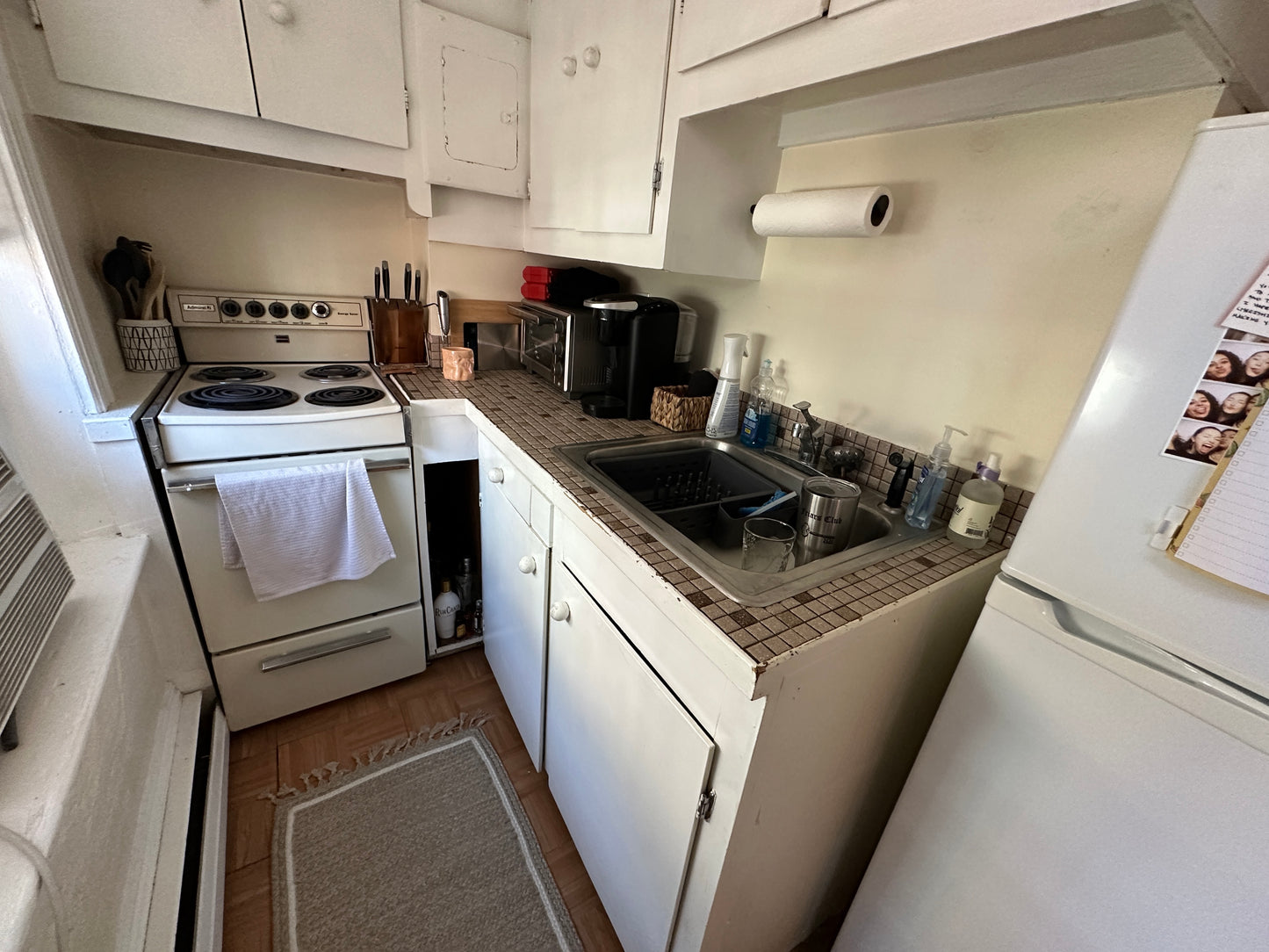 $2,350 ➽Chic Beacon Hill Studio Available June! HT & HW Included! (Beacon Hill)