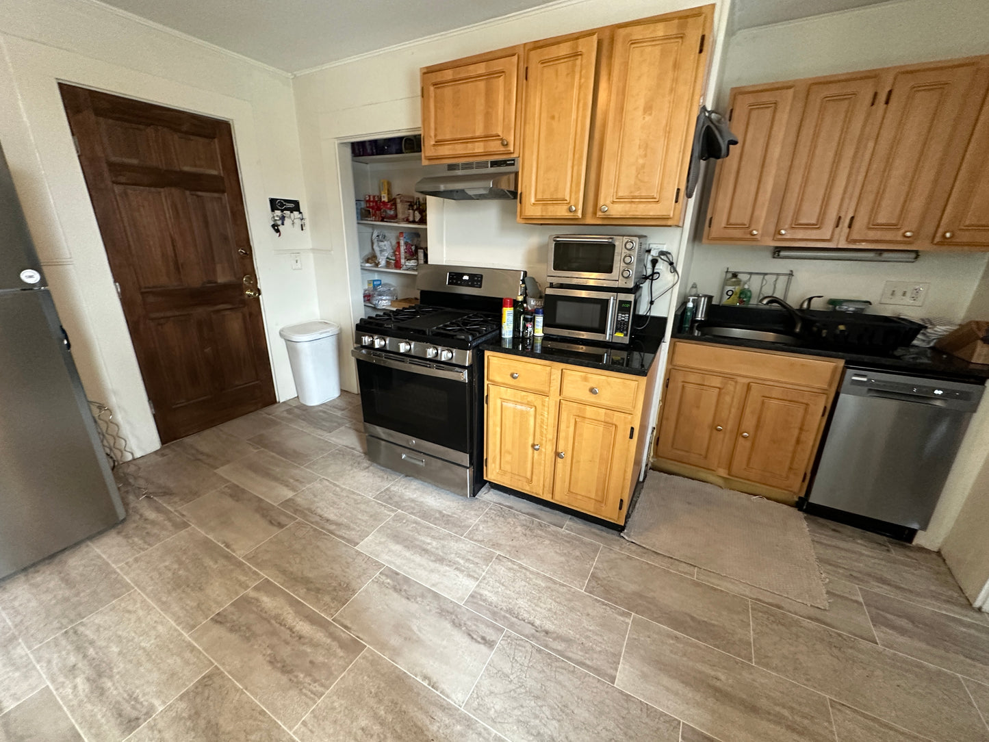 $3,975 / 3br - ➽Charming South Boston 3 Bedroom Avail. 9/1! No Fee and Pet OK! (South Boston)