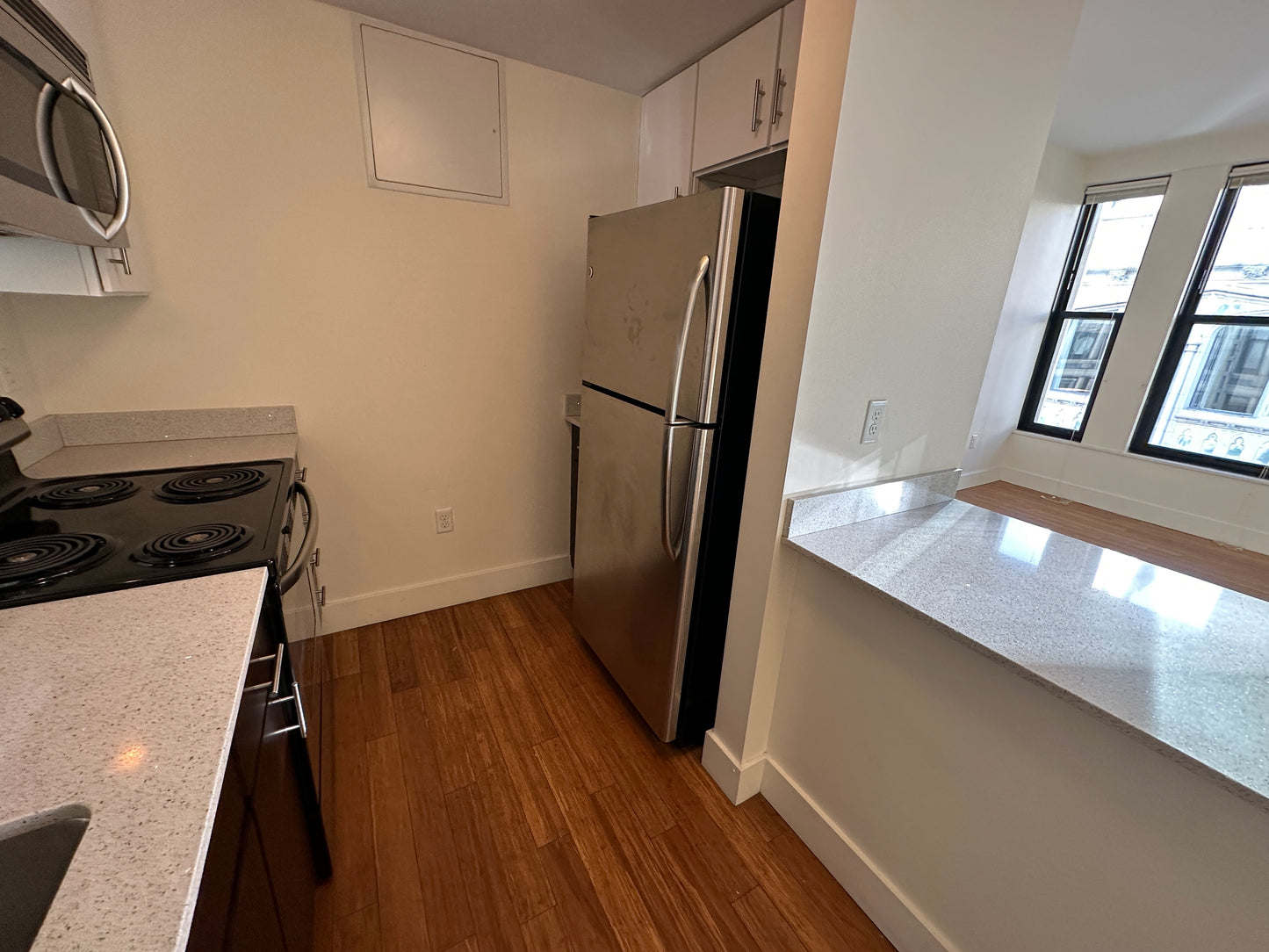 $3,200 / 1br - 603ft2 - ➽Incredible Classy Midtown 1 Bedroom Penthouse Available February! (Midtown)